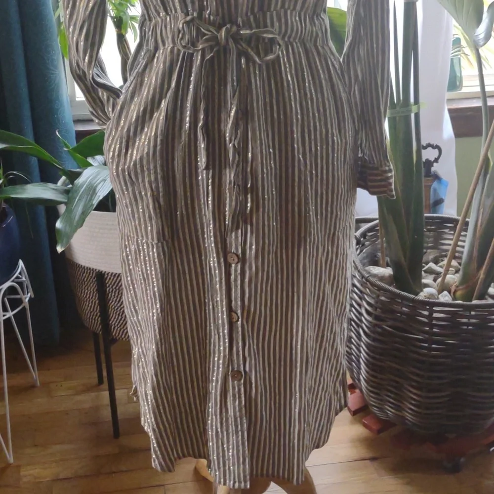 Size LG long sleeve adjustble cuff metallic button down midi dress grey/gold/sil - Picture 4 of 11